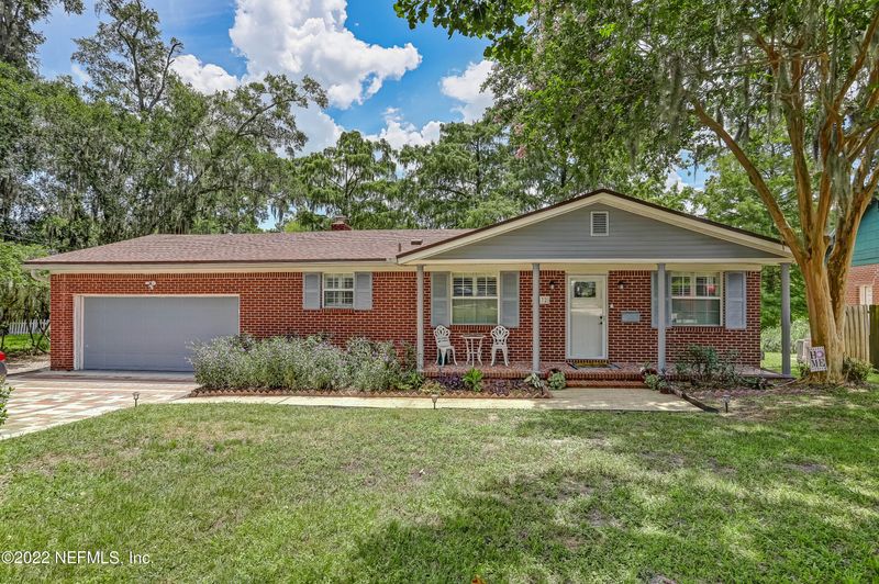 2432 Cedar Shores Cir, Jacksonville, FL 32210