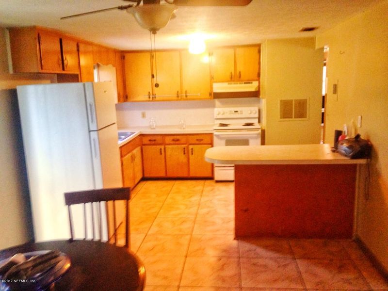 2433 Burgoyne Dr, Jacksonville, FL 32208