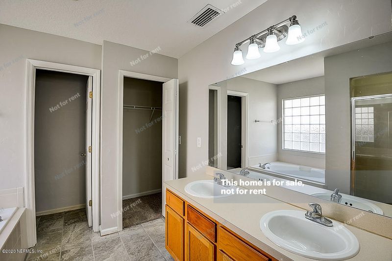 2439 Creekfront Dr, Green Cove Springs, FL 32043