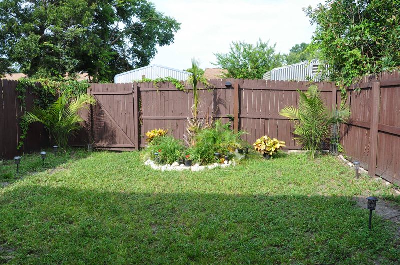 2441 Seabury Pl N, Jacksonville, FL 32246