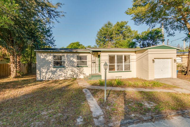 2442 Rogero Rd, Jacksonville, FL 32211
