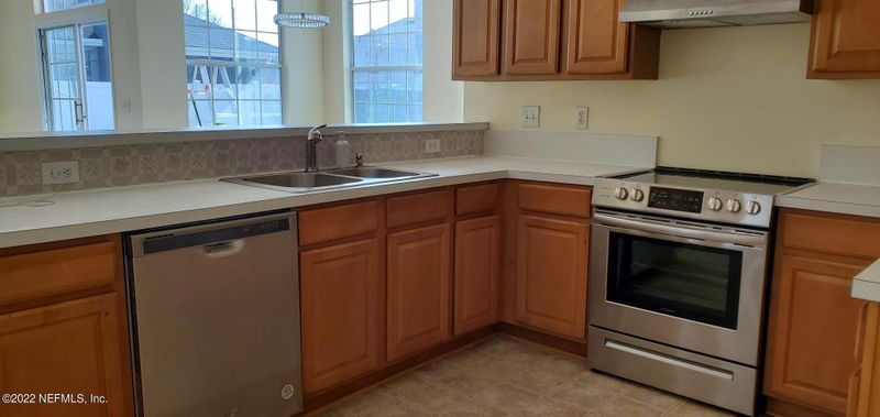 2443 Cedar Trace Dr, Jacksonville, FL 32246