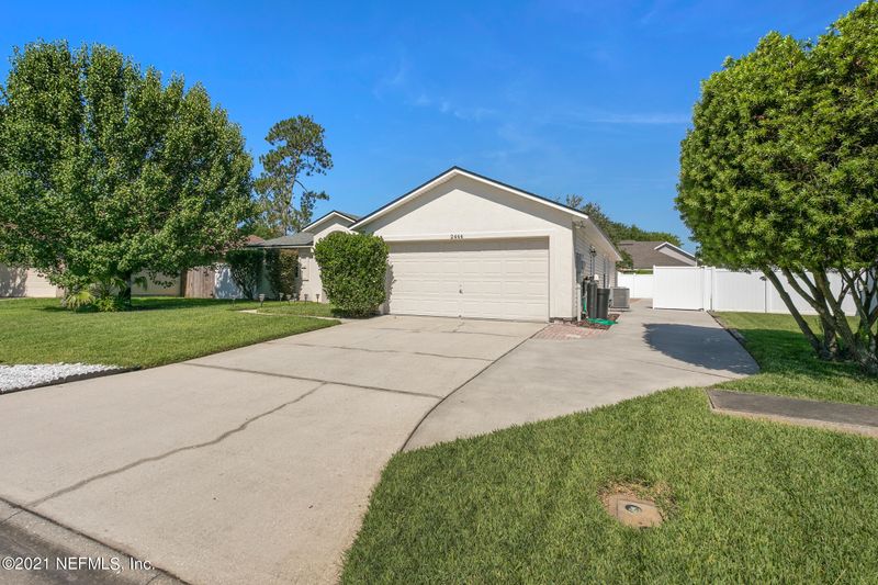 2444 Bentwater Dr W, Jacksonville, FL 32246
