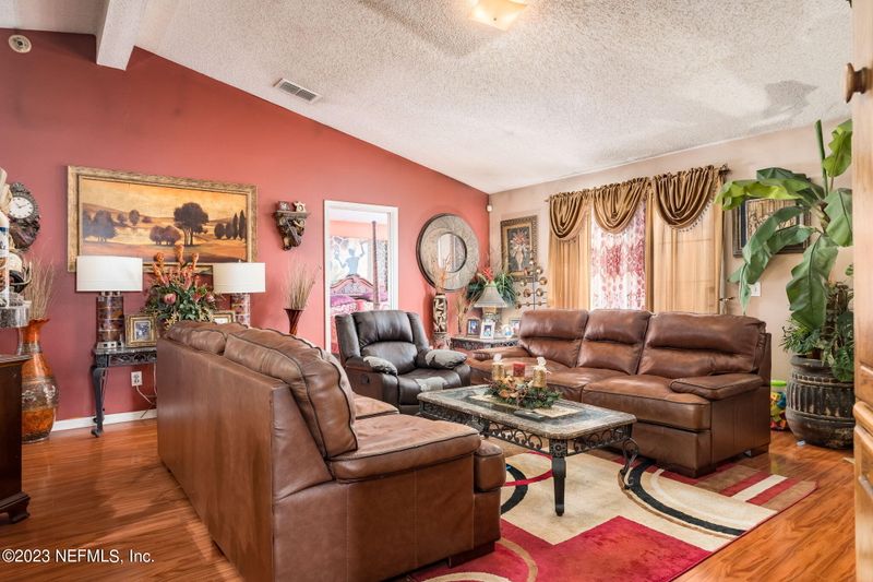 2445 Cool Springs Dr, Jacksonville, FL 32246
