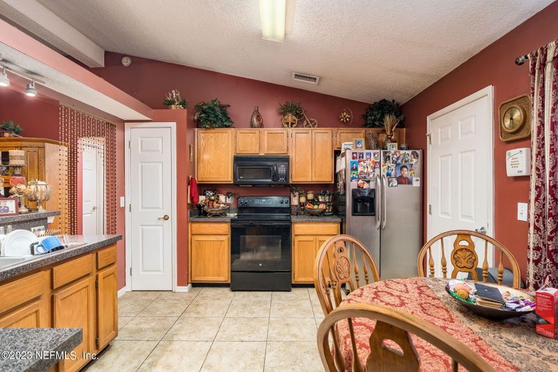 2445 Cool Springs Dr, Jacksonville, FL 32246