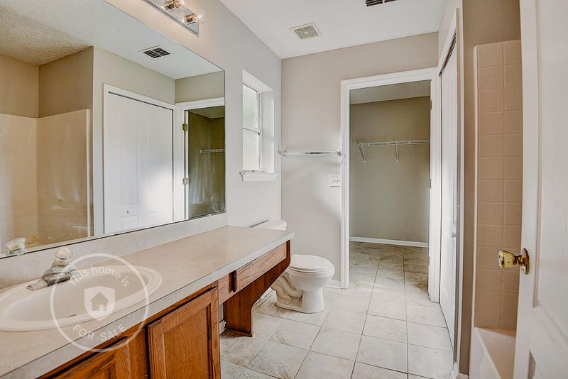 2445 Mallory Hills Rd, Jacksonville, FL 32221