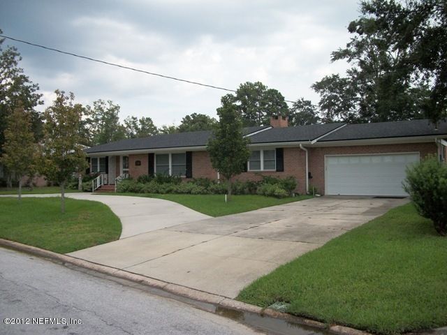 2446 La Mesa Dr E, Jacksonville, FL 32217