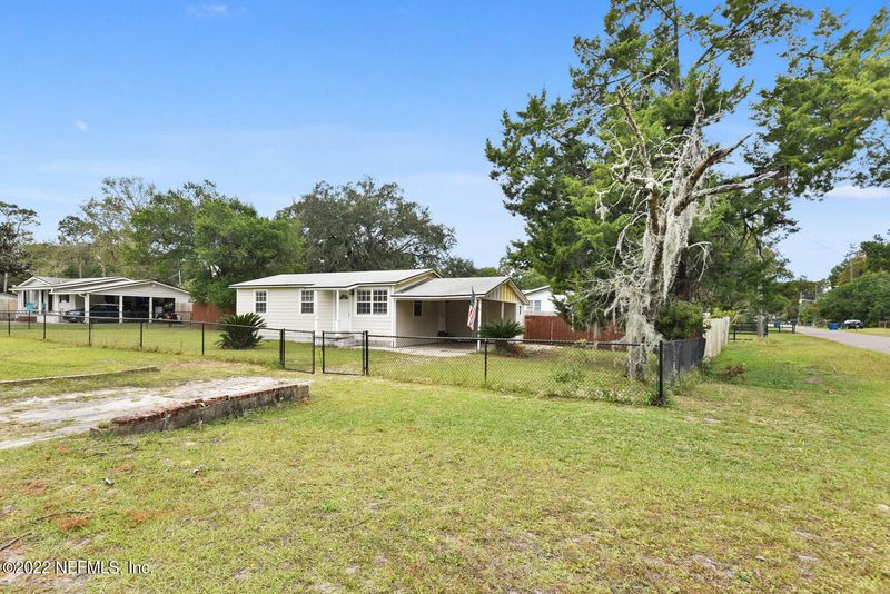 2448 Davis Rd, Jacksonville, FL 32218