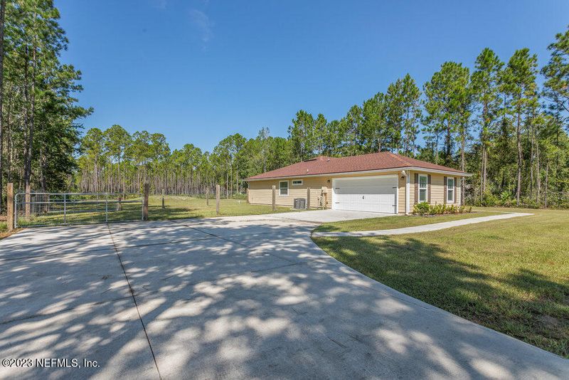 2448 Hibiscus Ave, Middleburg, FL 32068