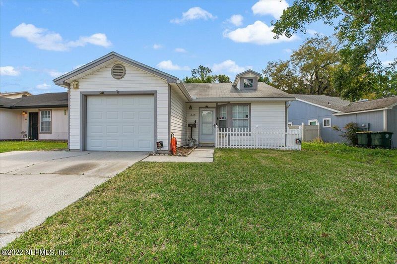 245 Aquarius Cir N, Jacksonville, FL 32216