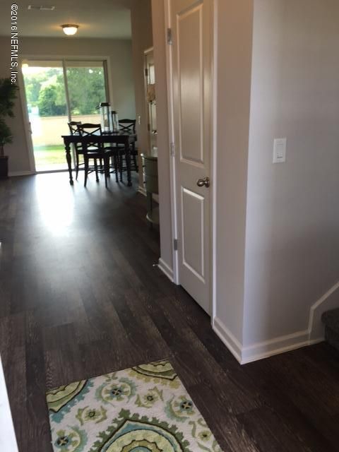 2451 Caney Oaks Dr E, Jacksonville, FL 32218