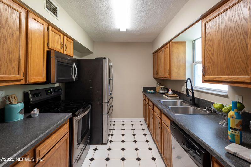2451 Hirsch Ave, Jacksonville, FL 32216