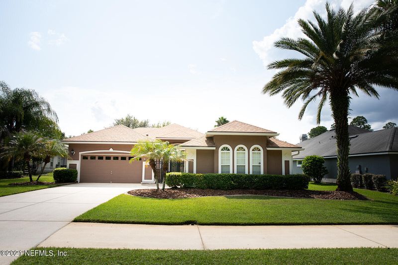 2464 Country Side Dr, Fleming Island, FL 32003