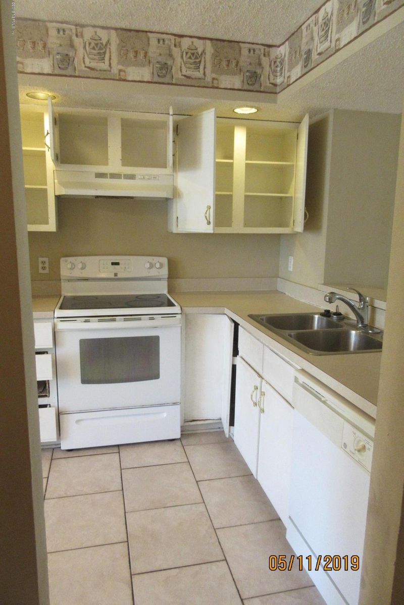 2465 Spring Vale Rd, Jacksonville, FL 32246