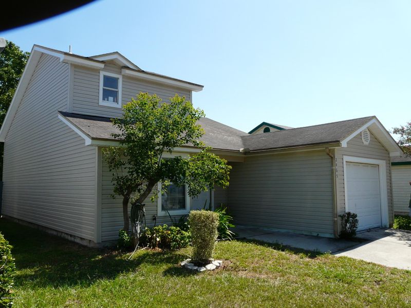 2465 Spring Vale Rd, Jacksonville, FL 32246