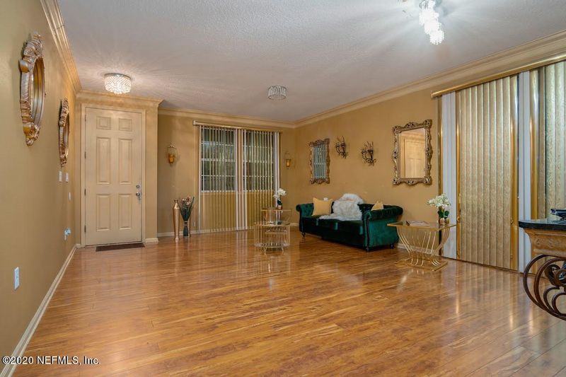 2478 Eisner Dr, Jacksonville, FL 32218