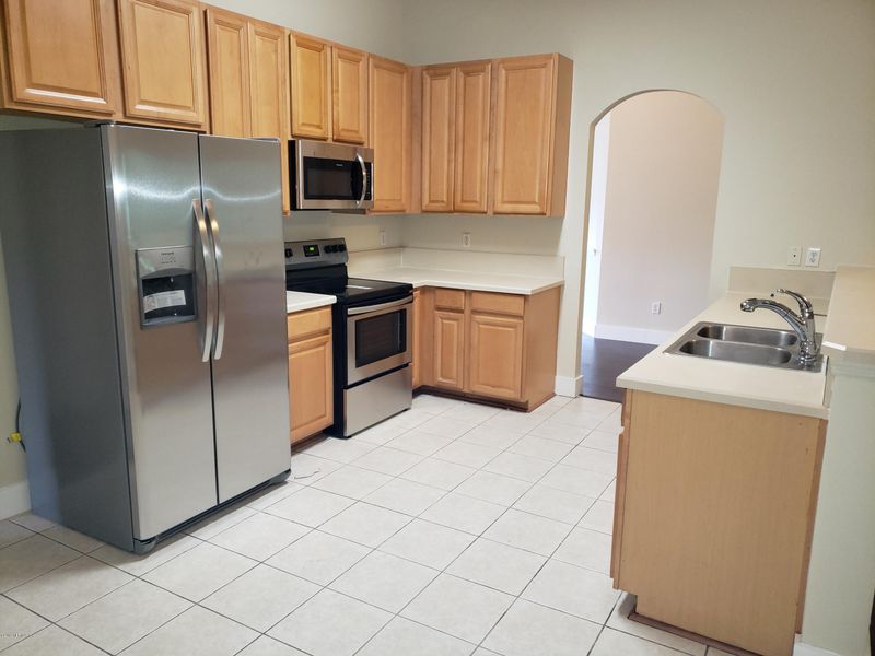 2479 Victoria Point Dr, Jacksonville, FL 32218