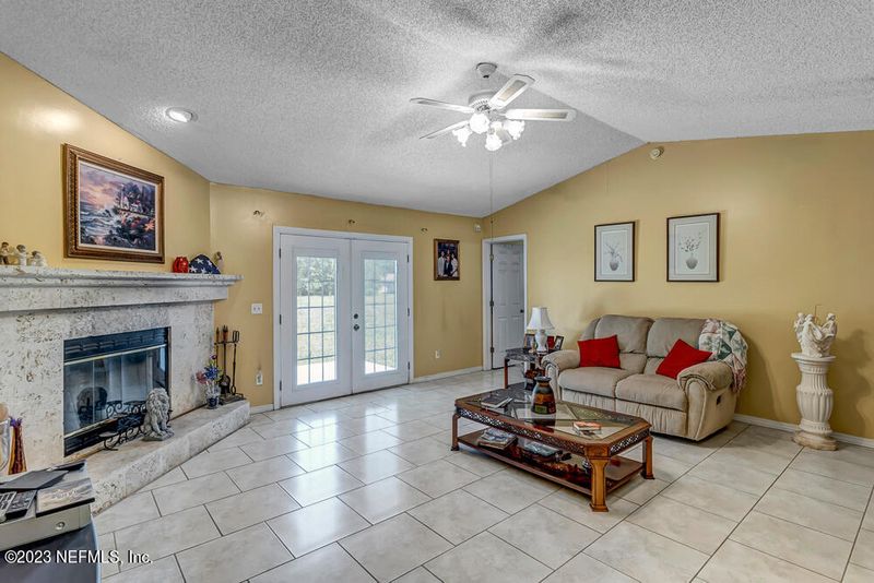 2485 Henley Rd, Green Cove Springs, FL 32043