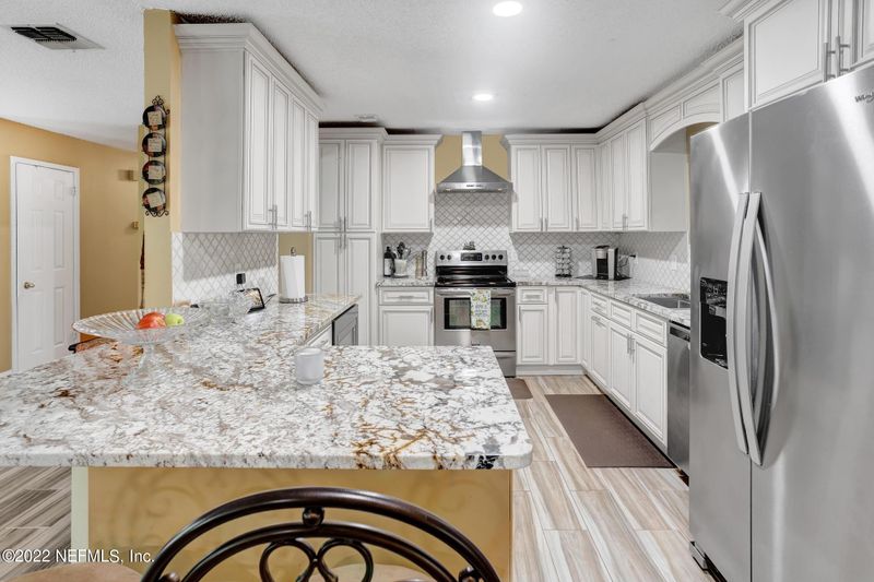 2491 Governors Dr S, Jacksonville, FL 32223