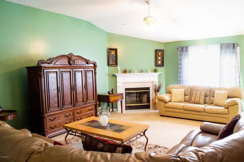 2492 Glenfield Dr, Green Cove Springs, FL 32043