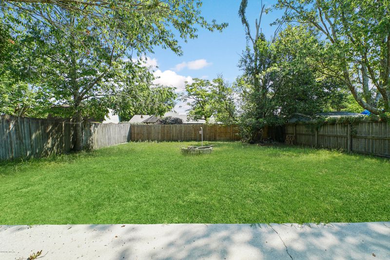 2493 Green Spring Dr, Jacksonville, FL 32246