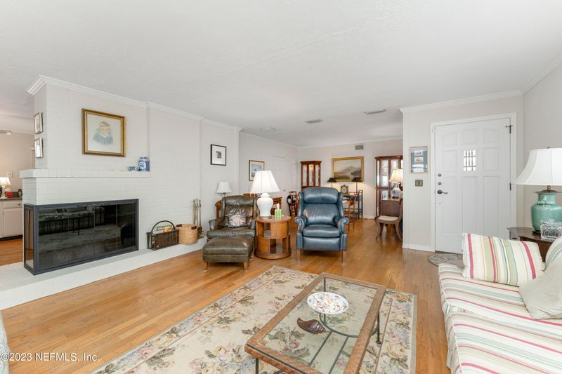 2501 Ocean Dr S, Jacksonville Beach, FL 32250