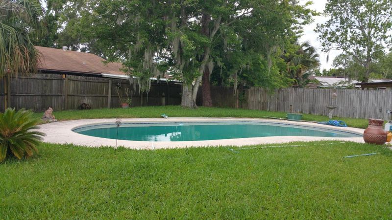 2502 Independence Dr, Jacksonville Beach, FL 32250