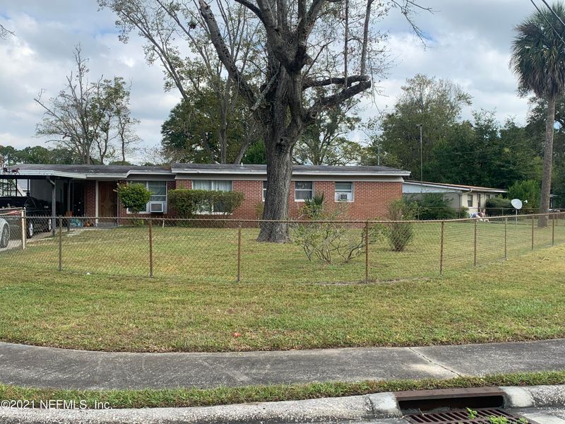 2515 Lourdes Dr W, Jacksonville, FL 32210