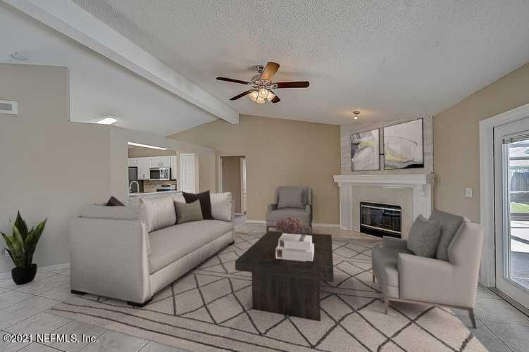 2515 Silver Springs Dr, Jacksonville, FL 32246