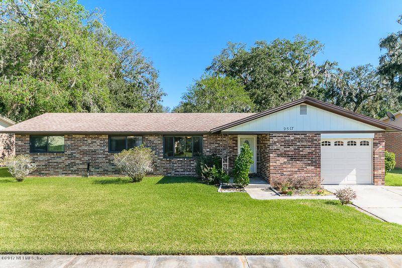 2517 Independence Dr, Jacksonville Beach, FL 32250