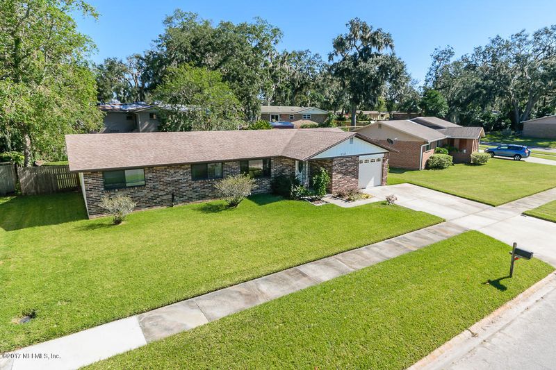 2517 Independence Dr, Jacksonville Beach, FL 32250