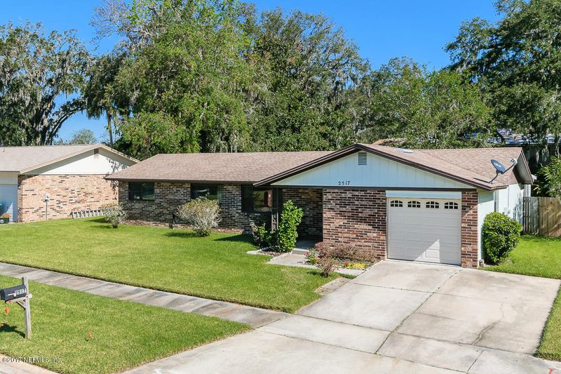 2517 Independence Dr, Jacksonville Beach, FL 32250
