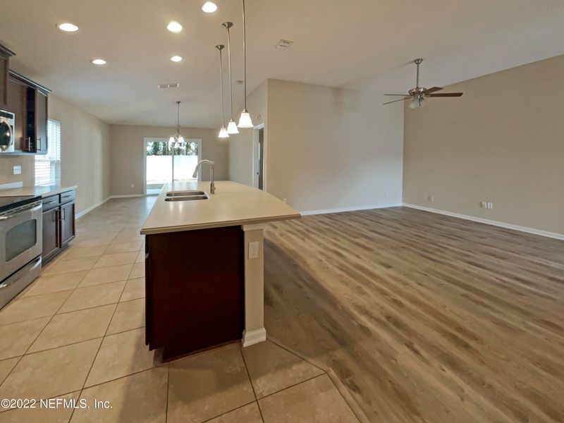 2525 King Louis Dr, Jacksonville, FL 32254