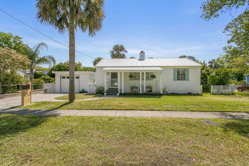 253 Seminole Rd, Atlantic Beach, FL 32233