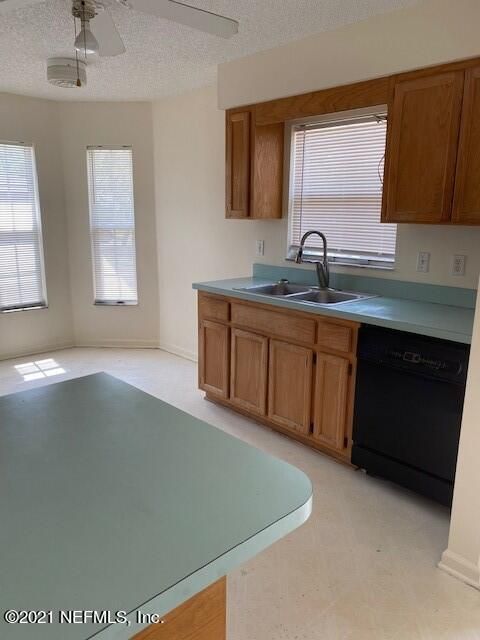 2538 Defender Ct, Jacksonville, FL 32233
