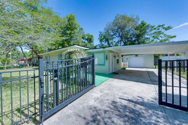 2545 Nicholas Cir E, Jacksonville, FL 32207