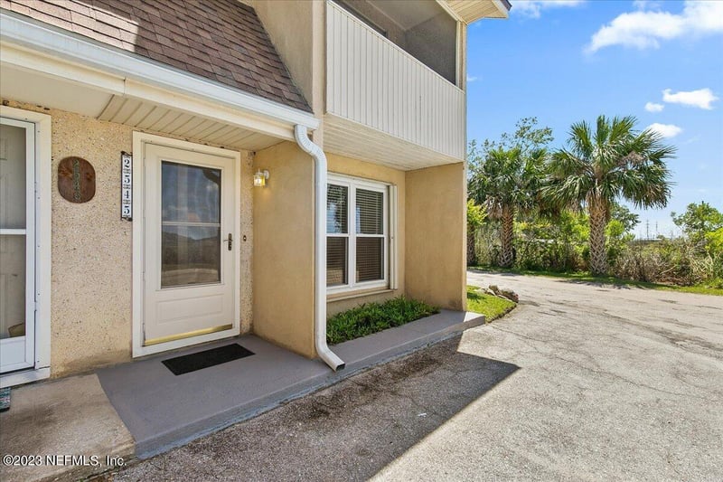 2545 Waters Edge Dr, Neptune Beach, FL 32266