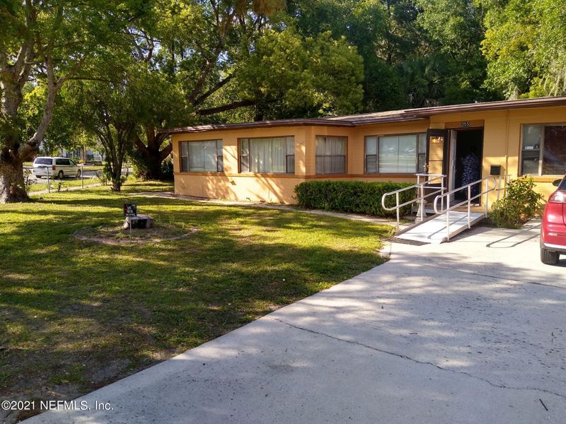 255 W 45th St, Jacksonville, FL 32208