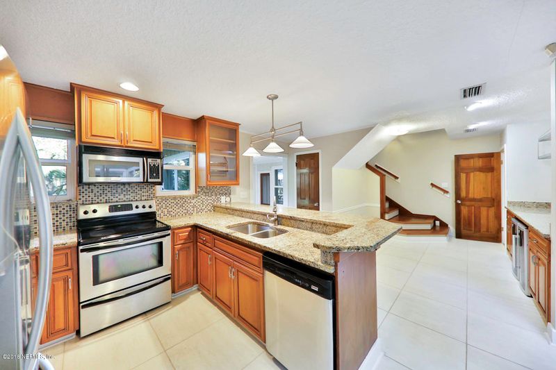 2557 Lynnhaven Ter, Jacksonville, FL 32223