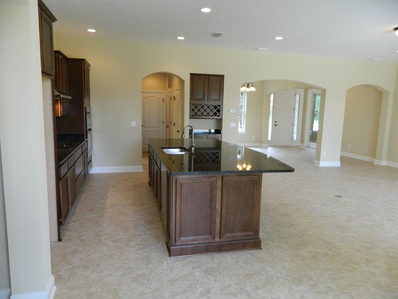 2570 Cauley Ln, Jacksonville, FL 32218
