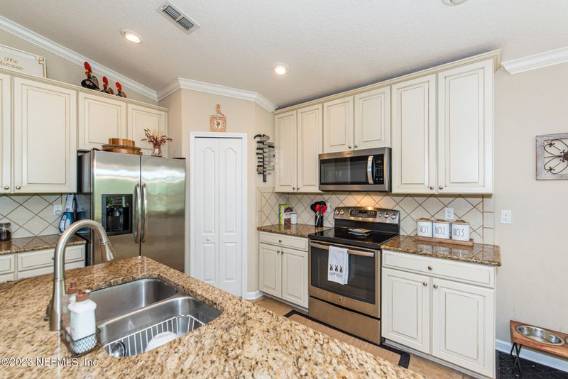 258 Parkwood Cir, St Augustine, FL 32086