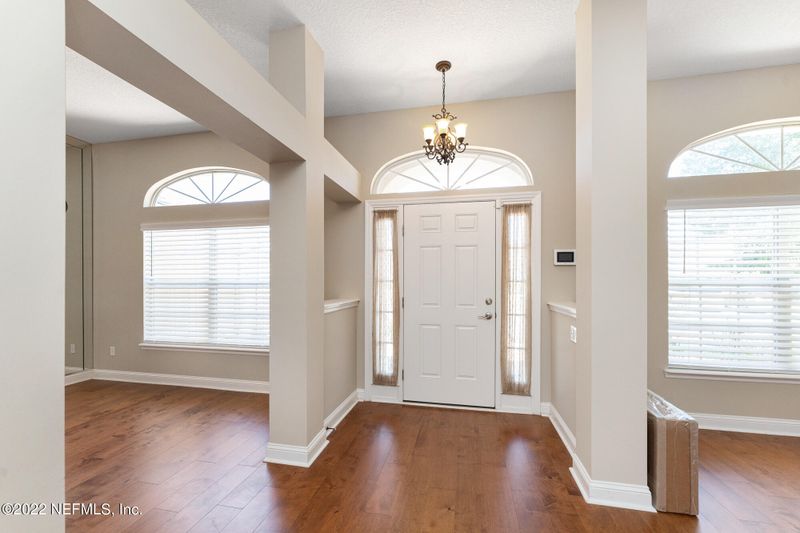 258 Sanwick Dr, Jacksonville, FL 32218