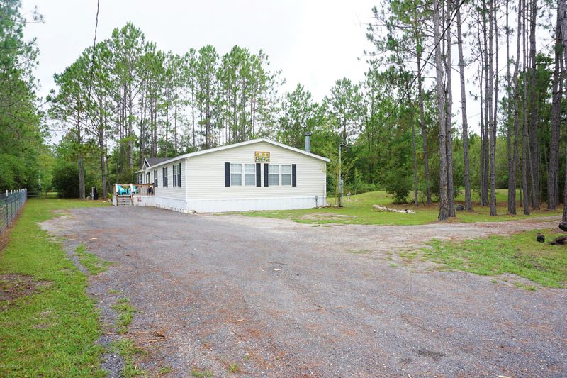 25812 N Us Highway 301, Lawtey, FL 32058