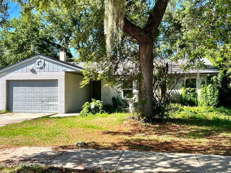 2586 Stern Dr S, Jacksonville, FL 32233