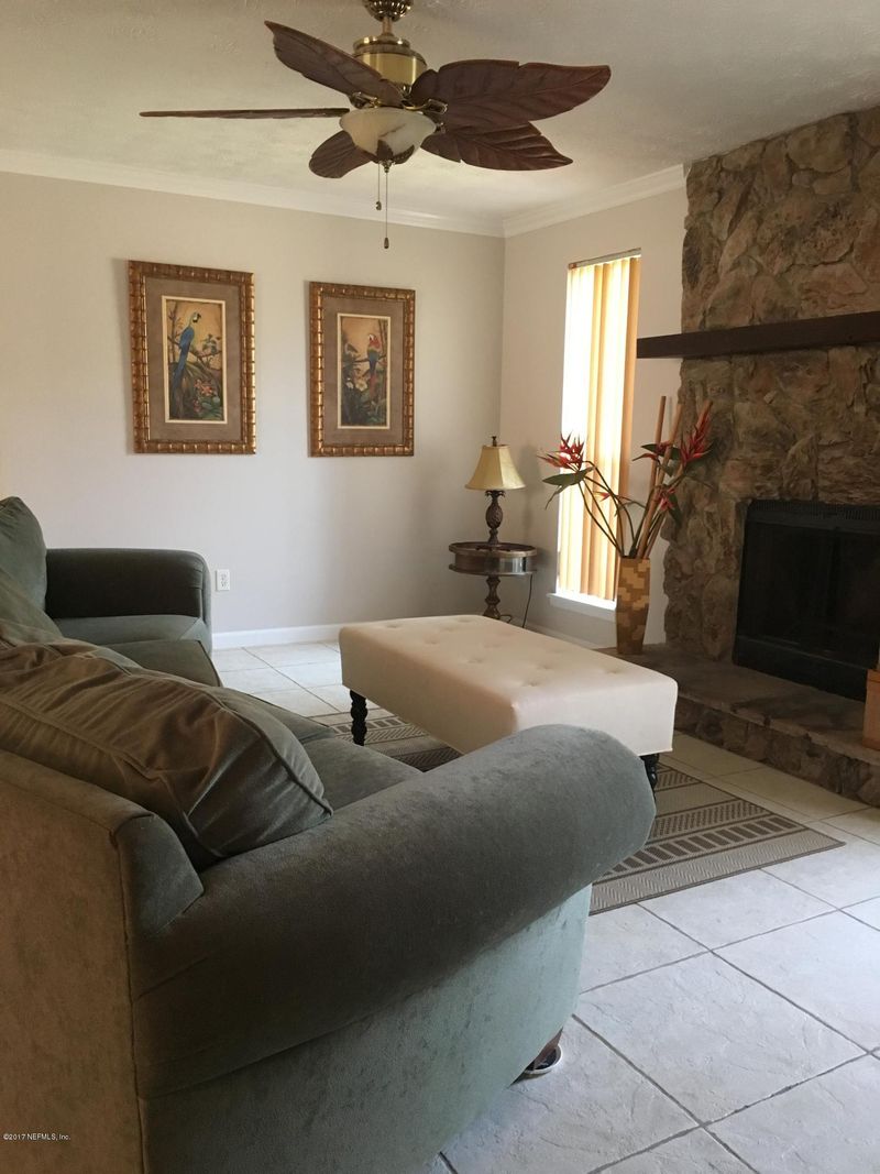 2601 Stern Dr E, Jacksonville, FL 32233