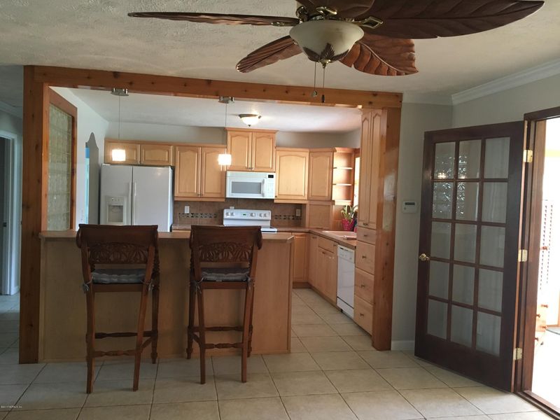 2601 Stern Dr E, Jacksonville, FL 32233