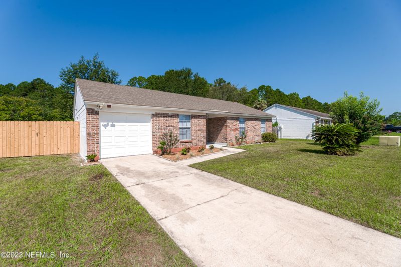 2606 Spring Lake Rd, Jacksonville, FL 32210