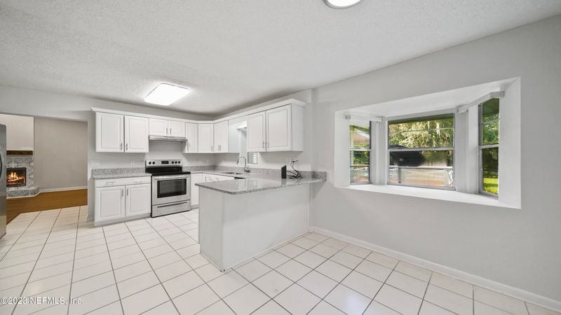 2608 S Pine Estates Rd, Jacksonville, FL 32218
