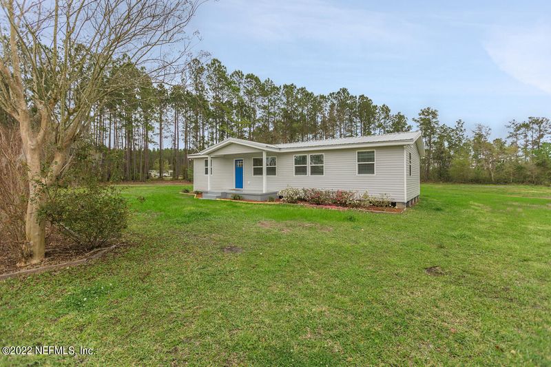 26092 Minor Ln, Hilliard, FL 32046