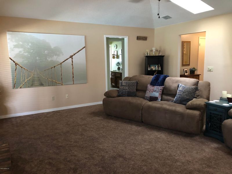 2610 Loopridge Dr, Orange Park, FL 32065